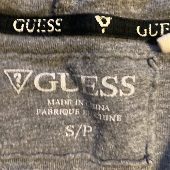 🍍GUESS 🍍1/4 BUTTON 🍍SIZE:SMALL🍍@10 - Picture 2 of 3